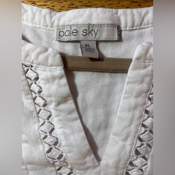 PALE SKY Women’s White Keyhole Cap Sleeve Peplum Crochet Top Wth Tank Boho Indie - Picture 2 of 7